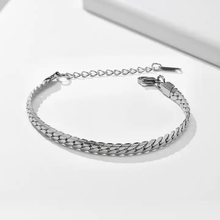 Bold stainless steel Cuban link bracelet versatile jewelry piece