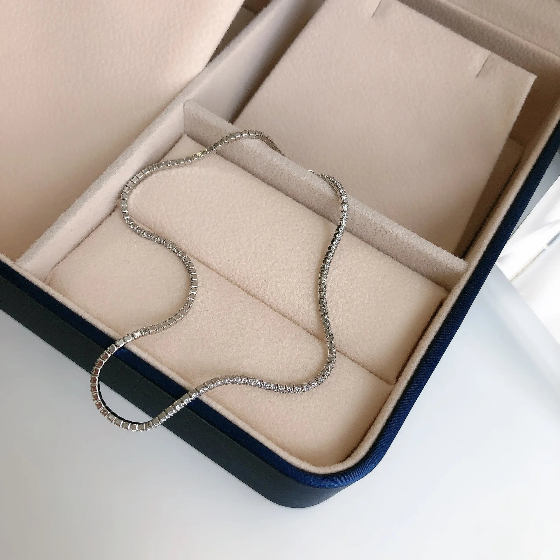 Women’s sterling silver choker necklace with sparkling crystals 5