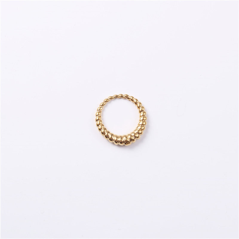 Elegant women’s fashion jewelry gold plated fine twist ring