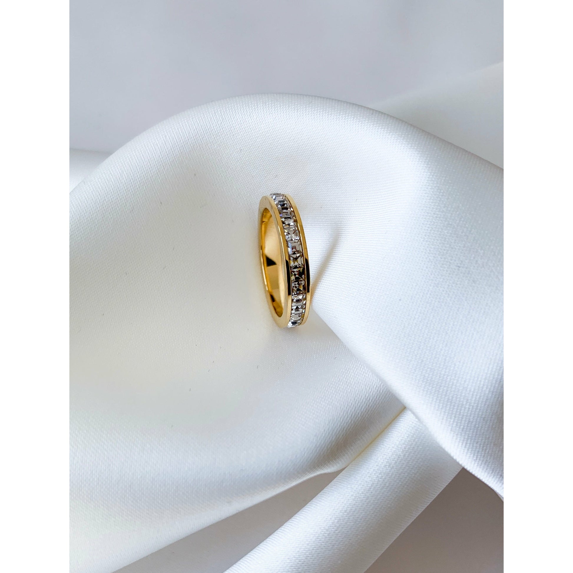 Full zircon rings elegant women’s jewelry for daily wear and occasions