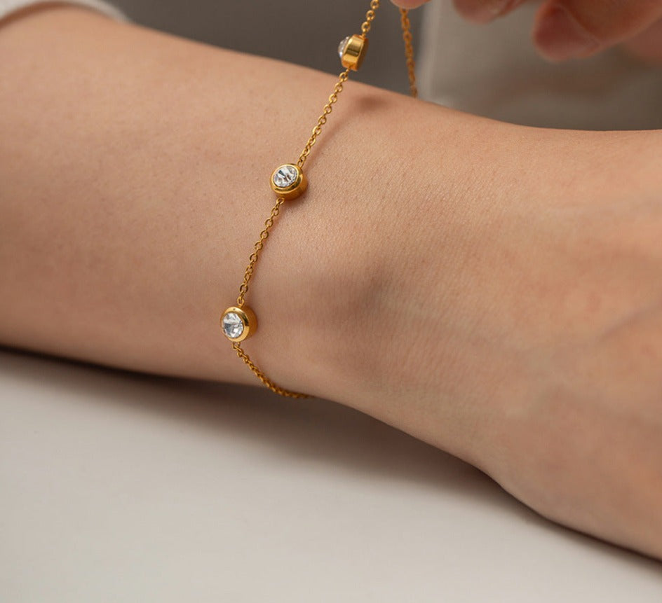 18K gold plated stainless steel bracelet with round zircon stone