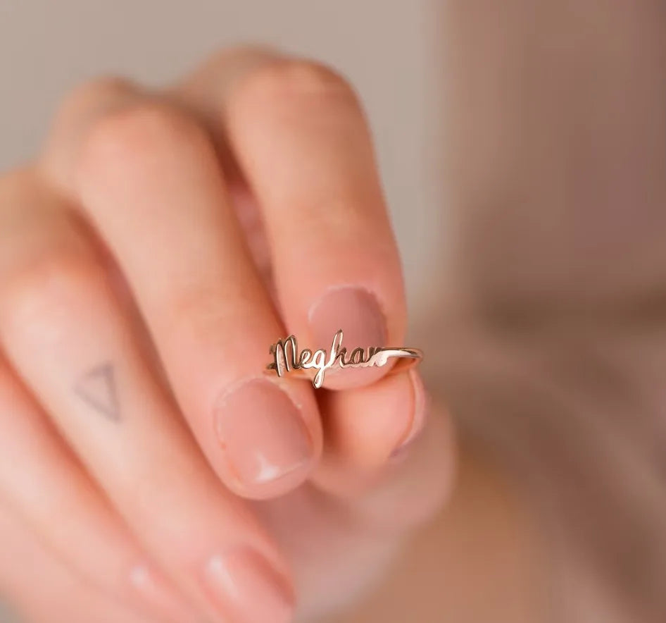 Women’s fashion jewelry stainless steel engraved name ring