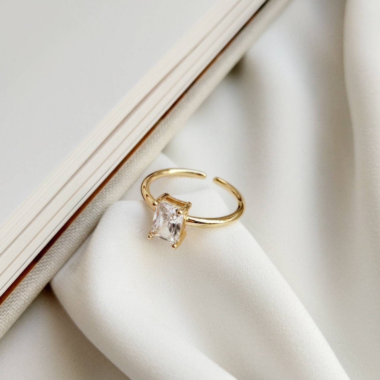 Fashion jewelry sterling silver square cut zircon ring elegant