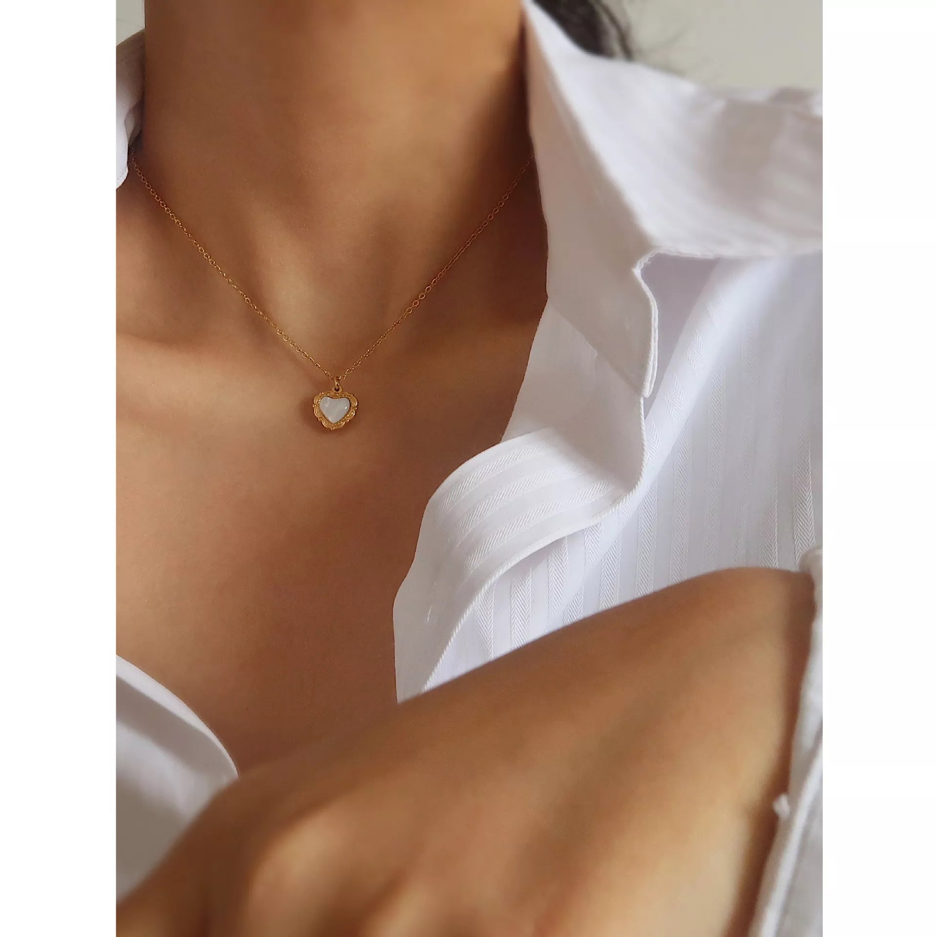 Timeless heart pattern necklace charm 18K gold women’s jewelry