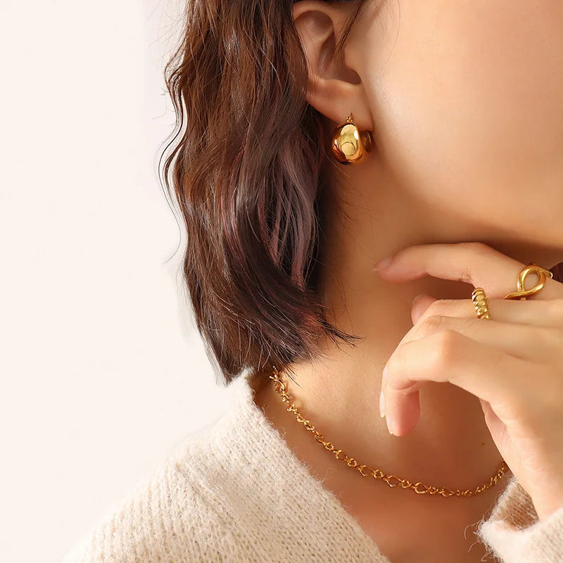 U-shaped earrings 18K gold plated stainless steel elegant design