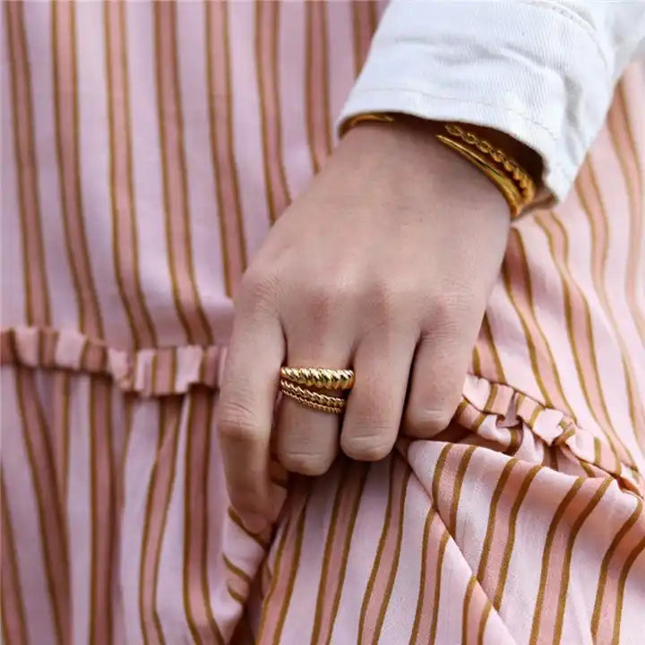 Sophisticated fine twist ring gold plated women’s jewelry accessory