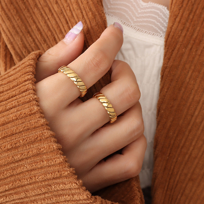 Unique rotating ring stainless steel women’s geometric fashion piece