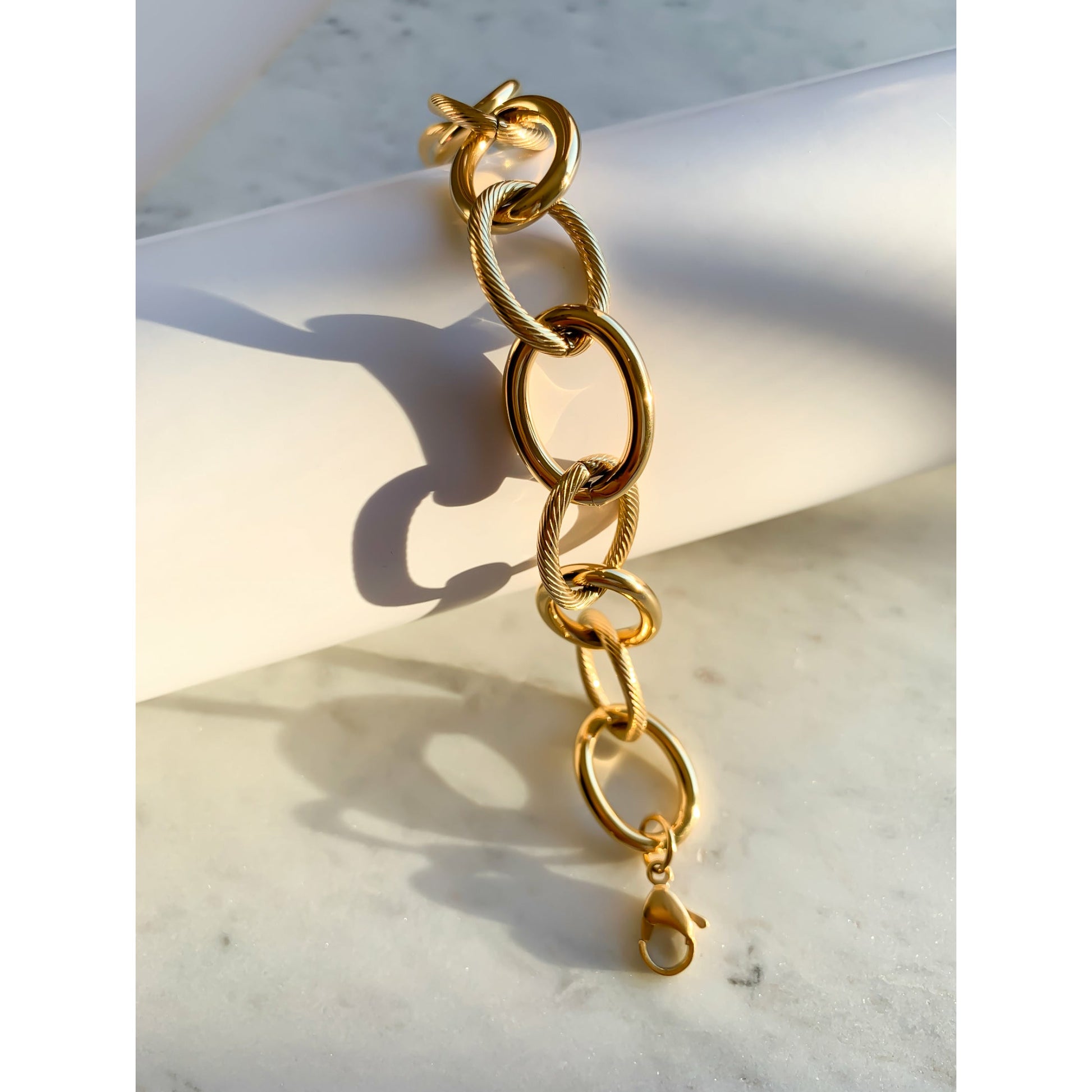 High quality oval cable loop bracelet with secure clasp