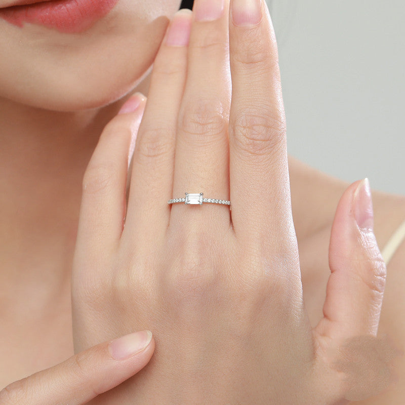 Everyday sterling silver zircon ring stylish women’s jewelry