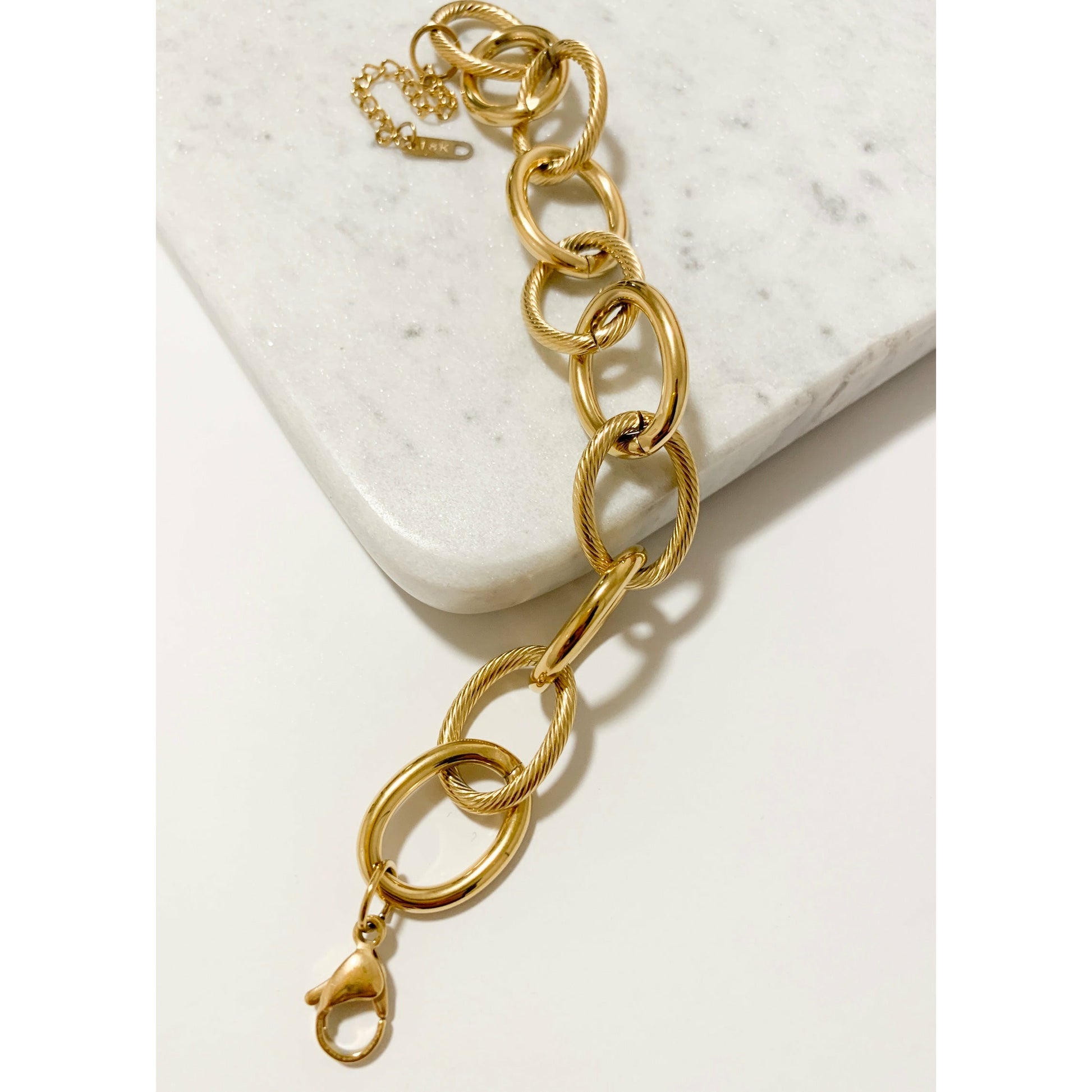 High quality oval cable loop bracelet with secure clasp