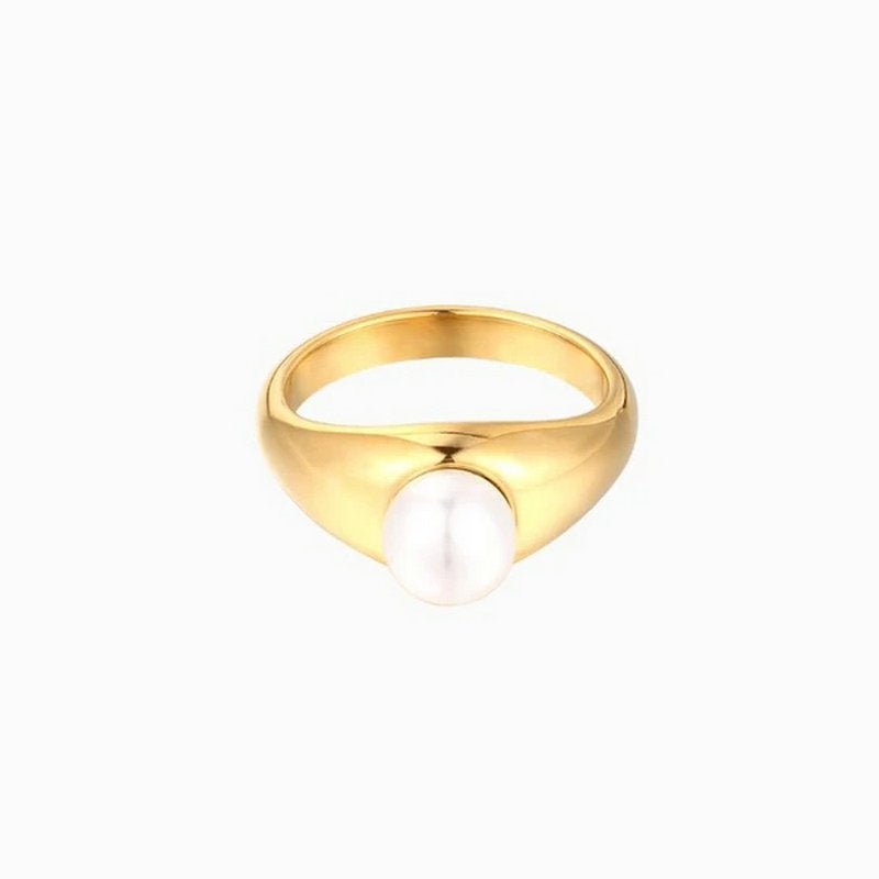 Minimalist Beauty: 18K Gold-Plated Dainty Pearl Ring