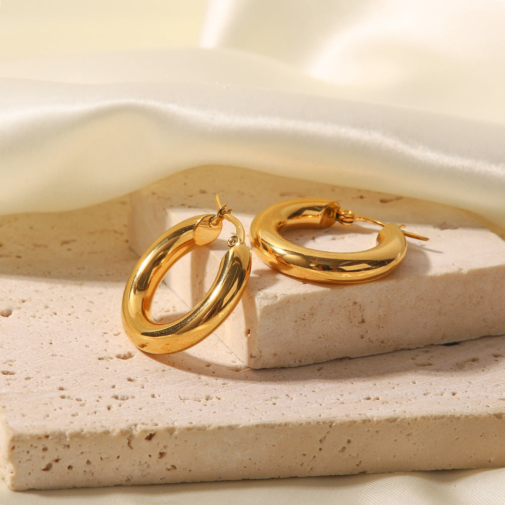 The Odette Earrings gold circle hoop earrings Purajoia view 4