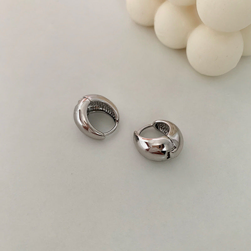 The Livia Earrings small drop hoop earrings Purajoia view 2