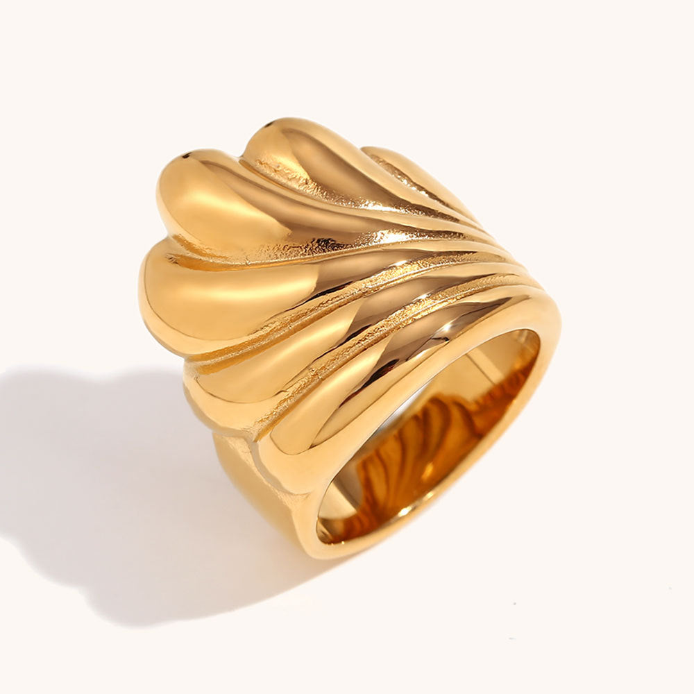 The Marea Ring gold wave ring Purajoia view 8