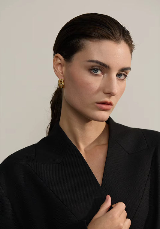 The Roma Earrings chunky gold hoop earrings Purajoia view 2