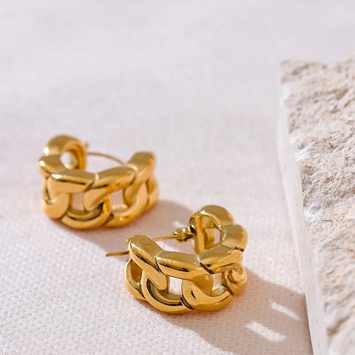 The Roma Earrings chunky gold hoop earrings Purajoia view 3