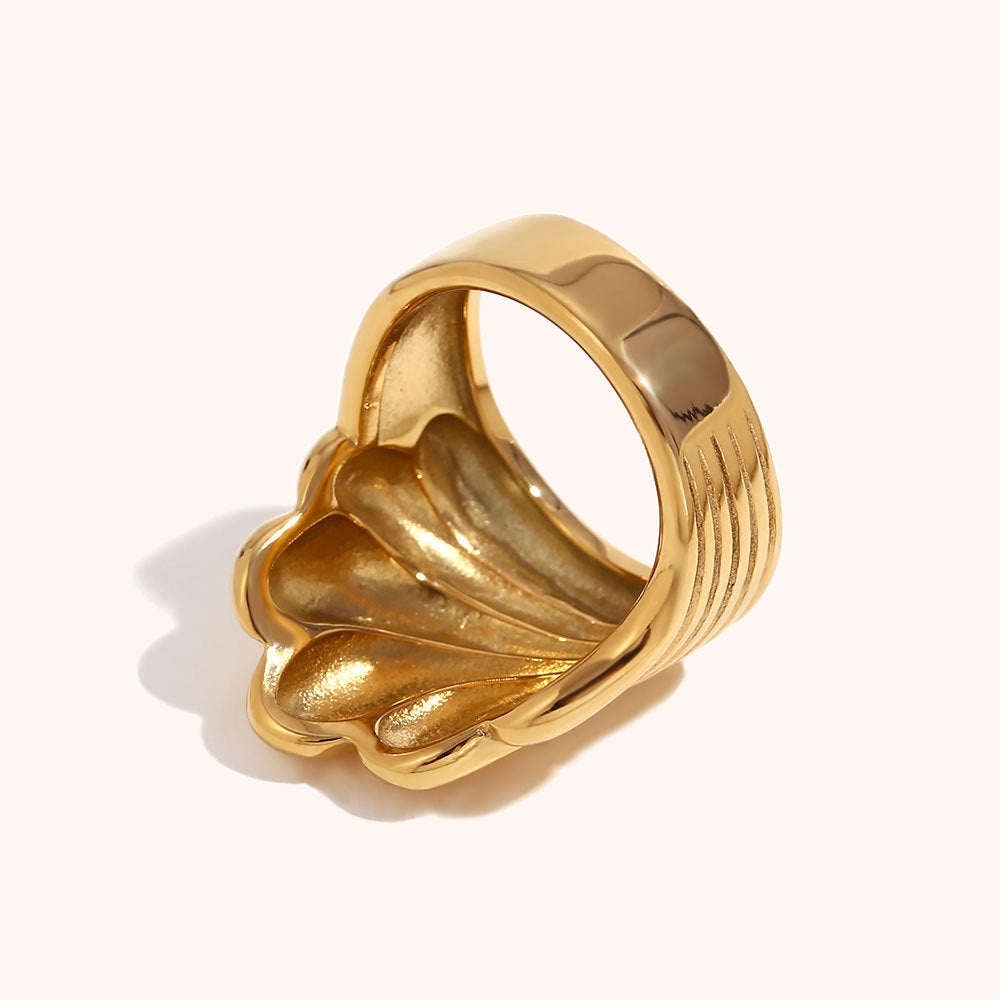The Marea Ring gold wave ring Purajoia view 3