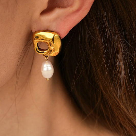 Fine Jewelry: Freshwater Pearls Gold-Plated Stainless Steel Earrings for a Timeless Look