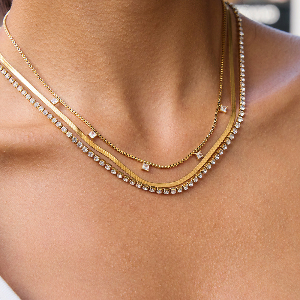 The Triplo Necklace three layer chain necklace Purajoia view 3