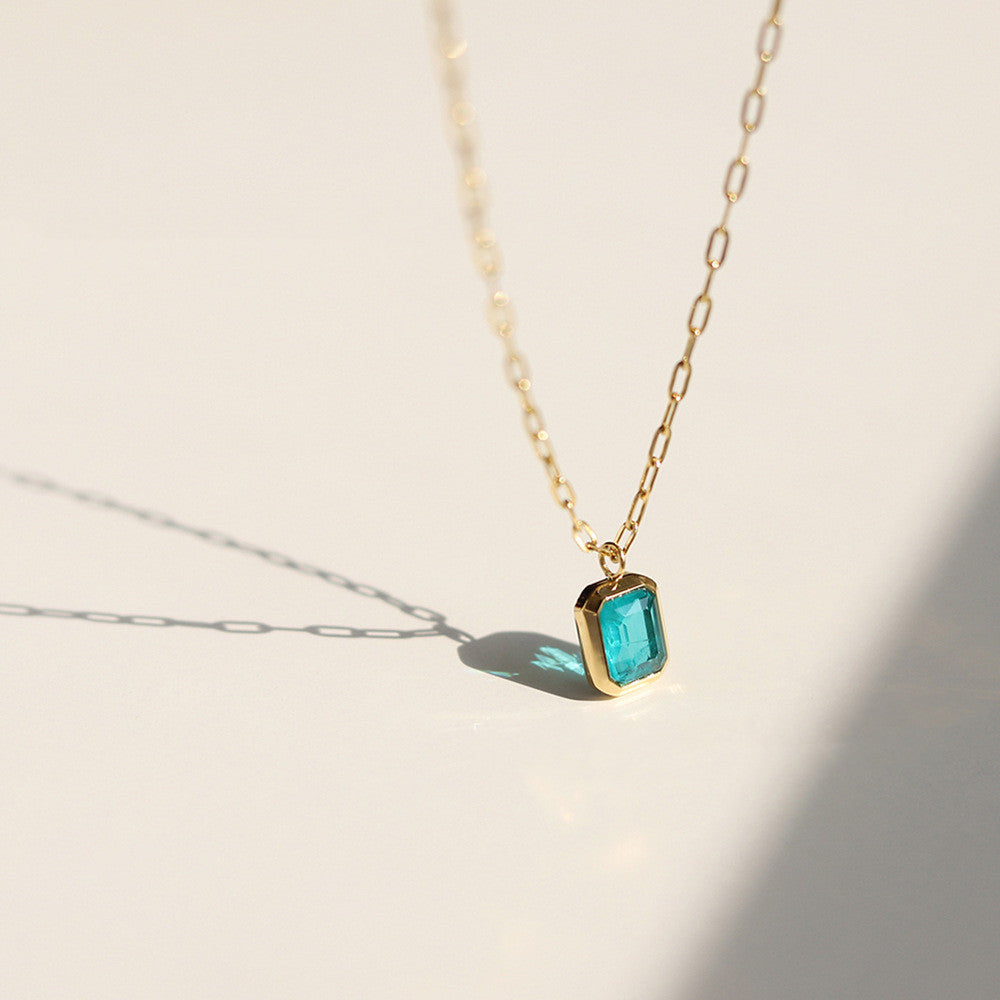 Sophisticated Square Pendant Necklace for Effortless Elegance