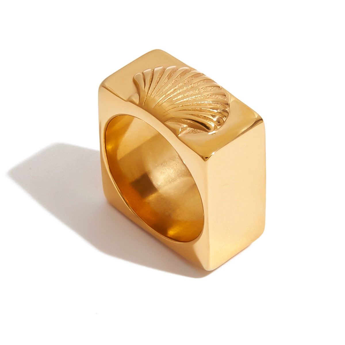 The Siena Ring gold shell signet ring Purajoia view 5