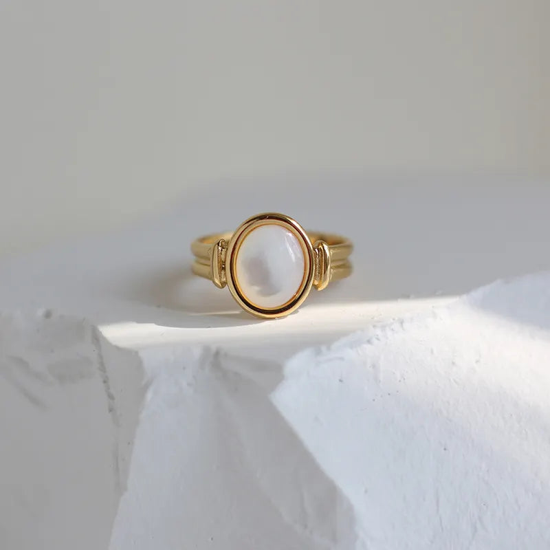 18K Gold Vintage Pearl Shell Ring - Oval shaped, handmade jewelry piece