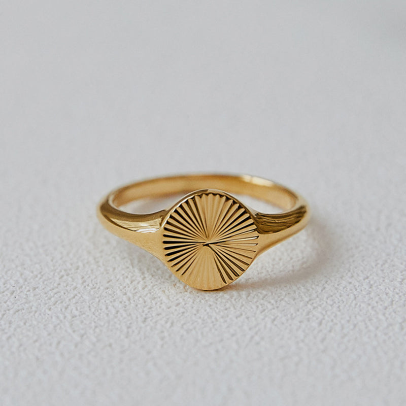 18K Gold Sun Signet Ring - Timeless Solar Statement