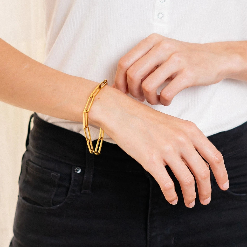  Chunky Chain Link Bracelet in Worn Gold