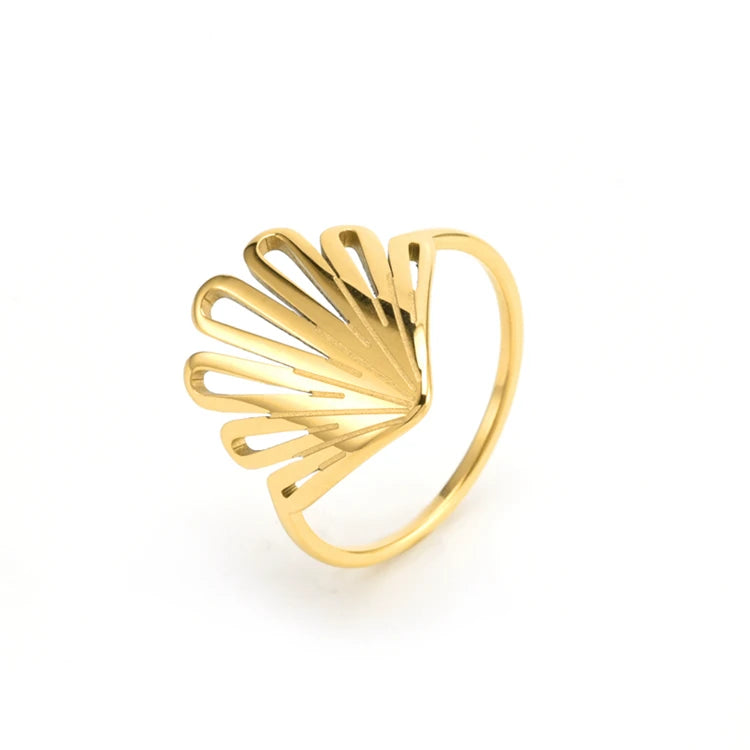 Stainless steel peacock gold ring, a regal and timeless accessory with intricate design for a touch of elegance.