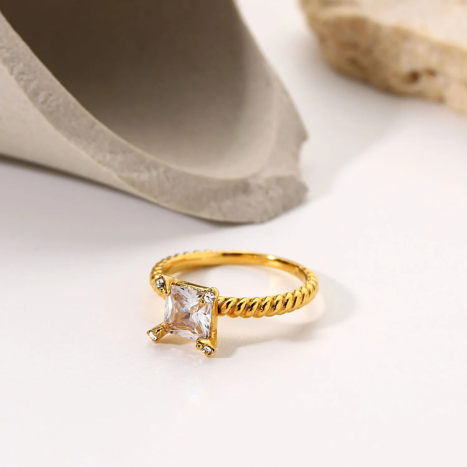 Chic Square Zirconium Glamour Ring