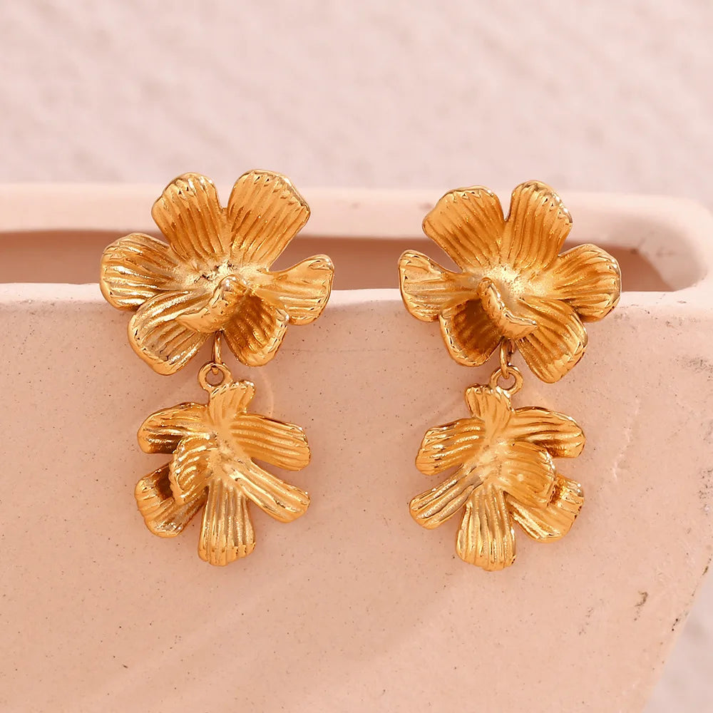 Vintage Cherry Blossom Drop Earrings in Silver 316L Stainless Steel with 18K Gold Plating, a sophisticated and nature-inspired accessory for women.