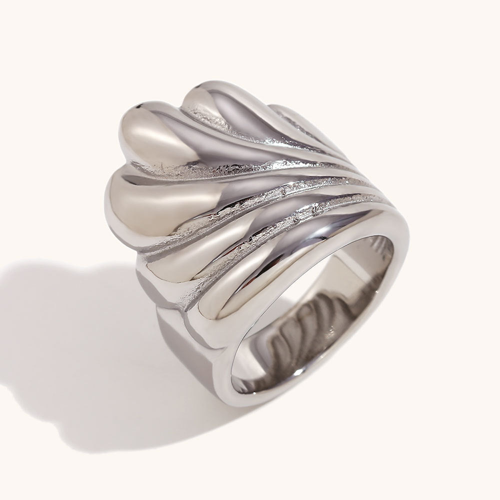 The Marea Ring gold wave ring Purajoia view 5