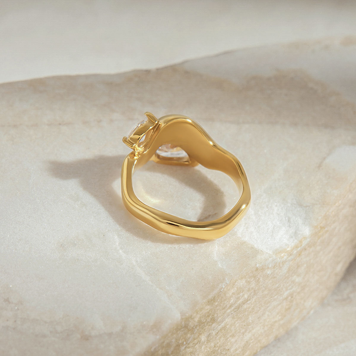 The Onda Ring gold zircon wave ring Purajoia view 6