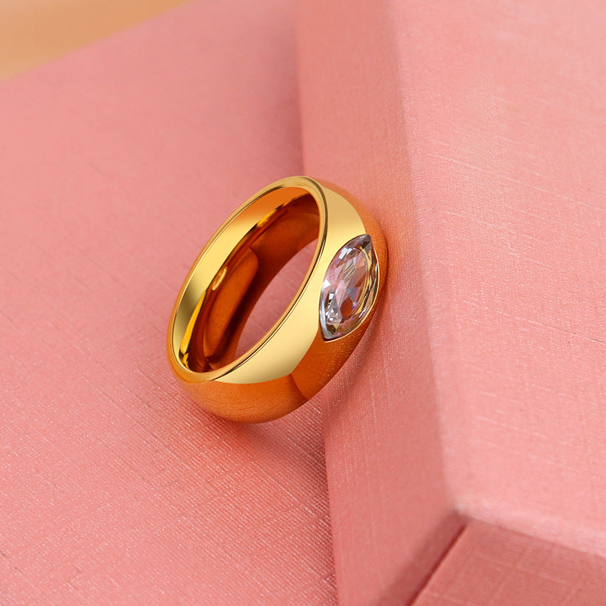 The Cristallo Ring clear square stone ring gold Purajoia view 2