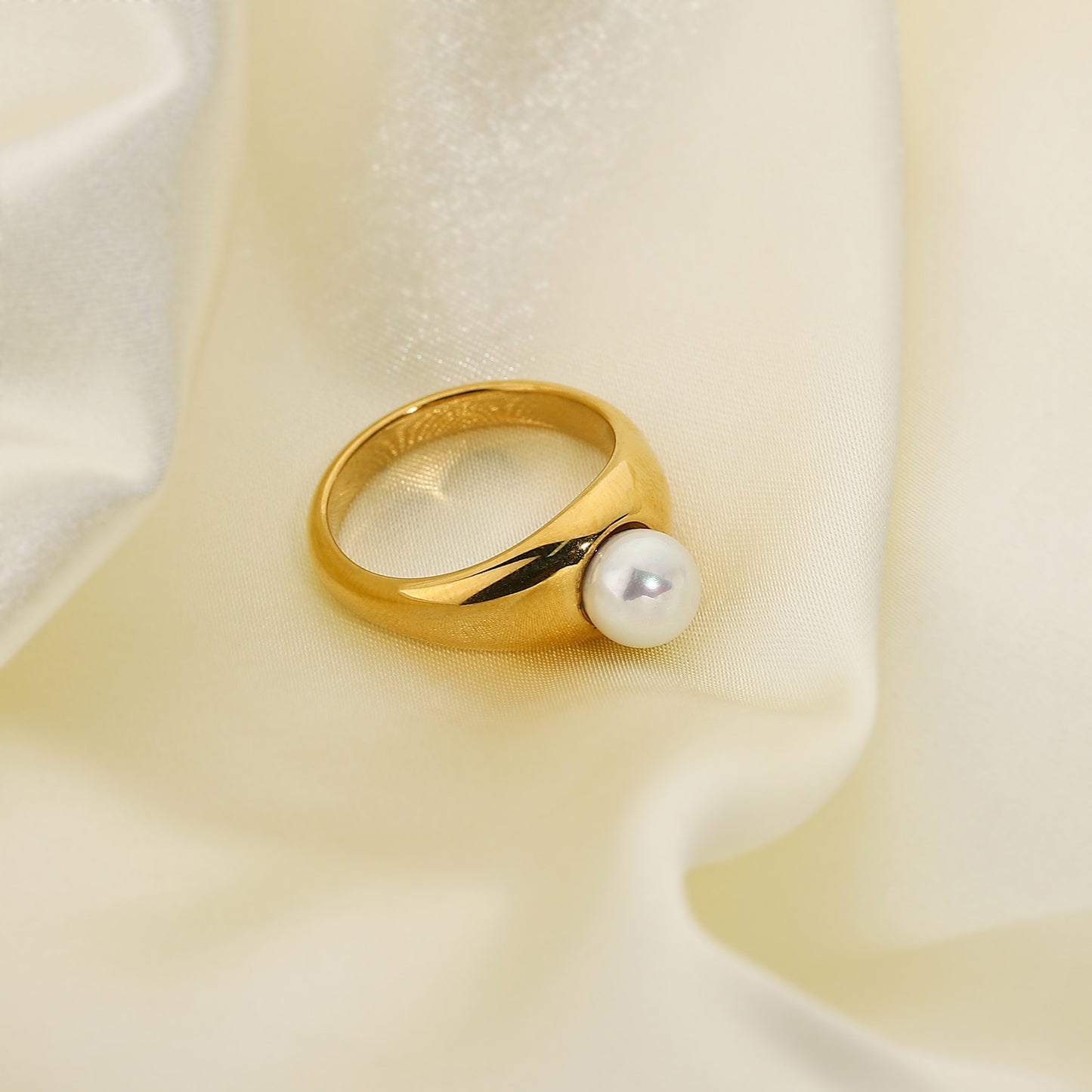 Minimalist Beauty: 18K Gold-Plated Dainty Pearl Ring