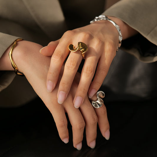 Timeless ruffled gold ring stainless steel stylish accessory