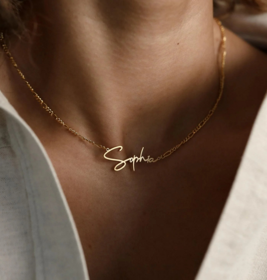 Classic personalized necklace with engraved script name chain
