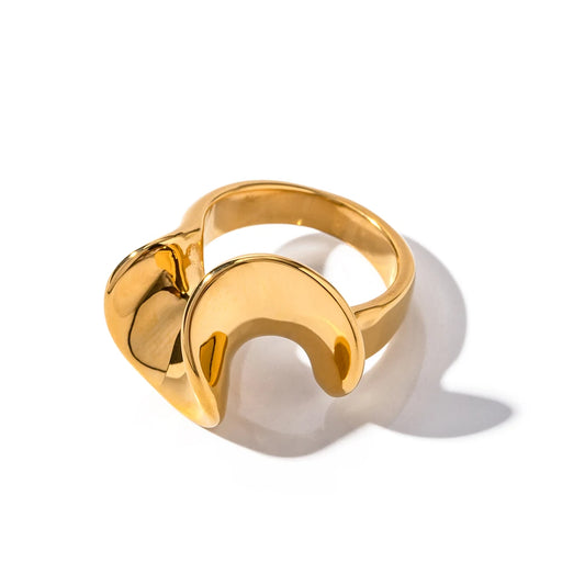 Gold plated ruffled stainless steel ring elegant women’s jewelry