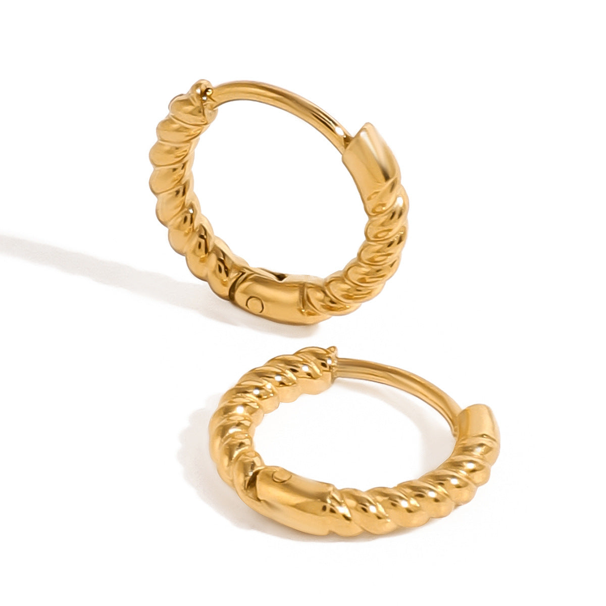 Intreccio Twist Stud Earrings with woven geometric design | PURAJOIA
