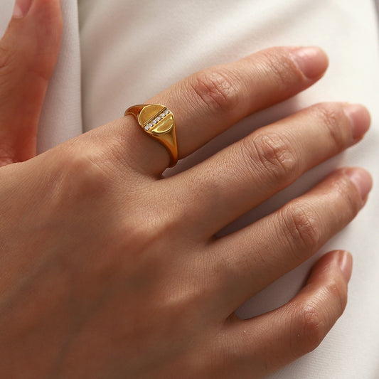 Stainless steel gold plated rhinestone ring elegant women’s jewelry