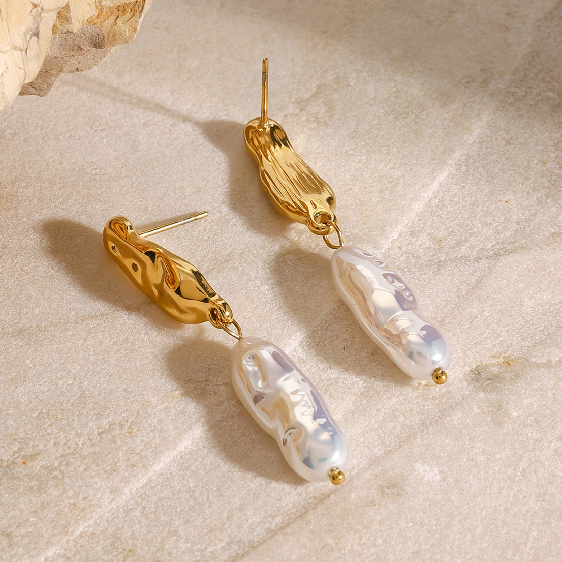 The Sorrento Earrings gold pearl earrings Purajoia view 3