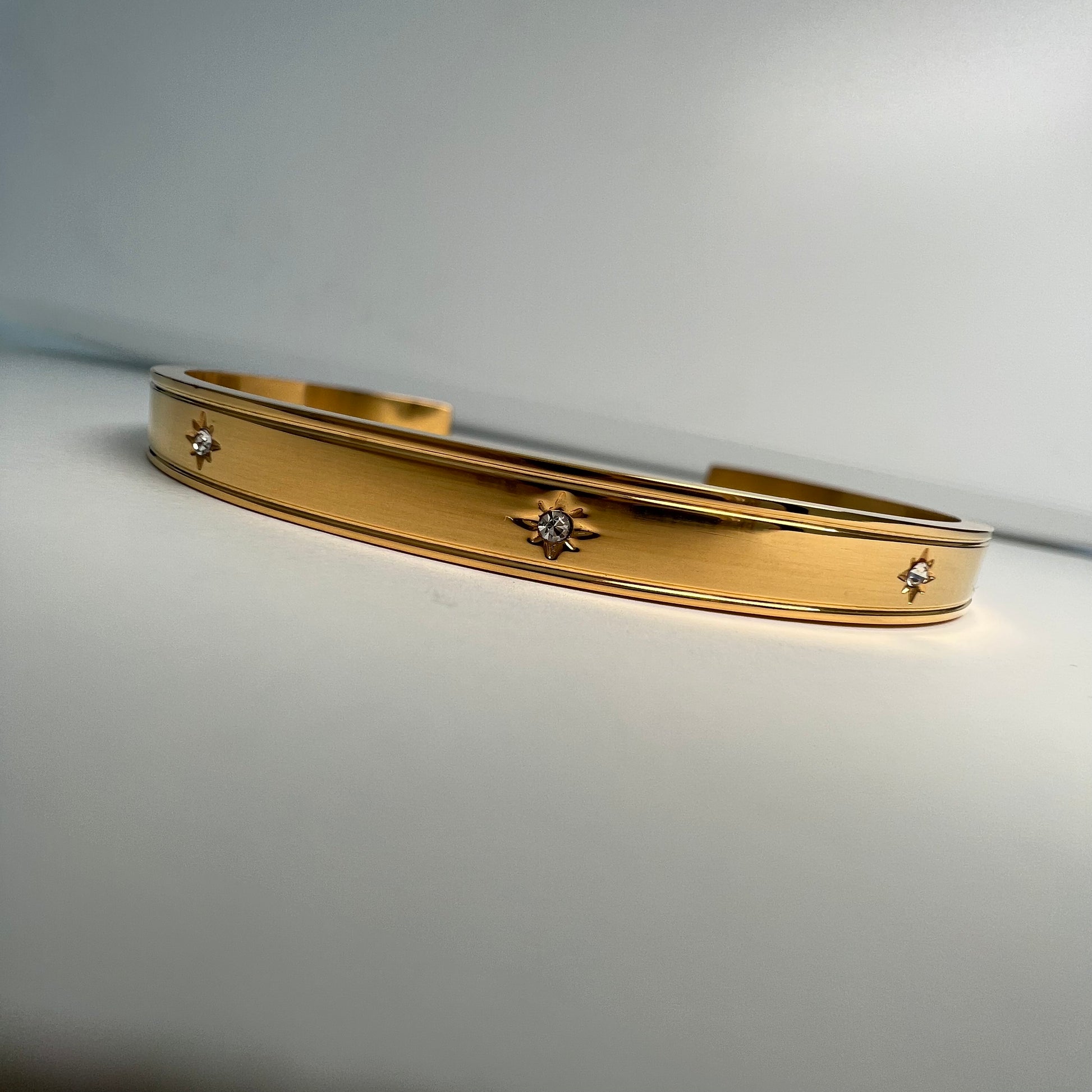 Make a Statement with Our 18K Gold Plated Ribbed Bangles - Perfect for Any Occasion