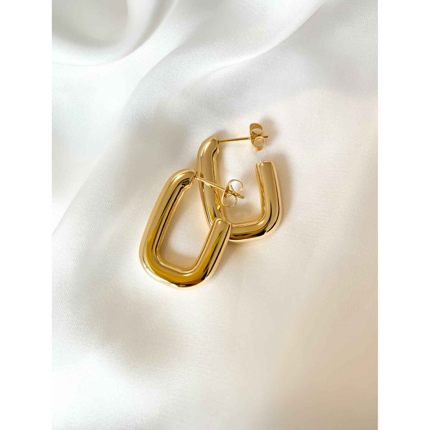 18K Gold-Plated Stainless Steel Jewelry - Classic statement hoop earrings with Length 2.45cm / Width 0.48cm, crafted with high-quality materials, perfect for everyday wear. Hypoallergenic and safe for sensitive skin.