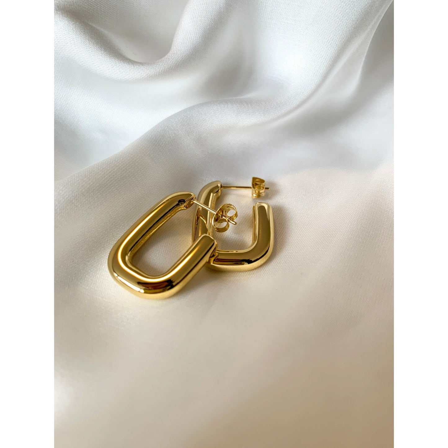 18K Gold-Plated Stainless Steel Jewelry - Classic statement hoop earrings with Length 2.45cm / Width 0.48cm, crafted with high-quality materials, perfect for everyday wear. Hypoallergenic and safe for sensitive skin.