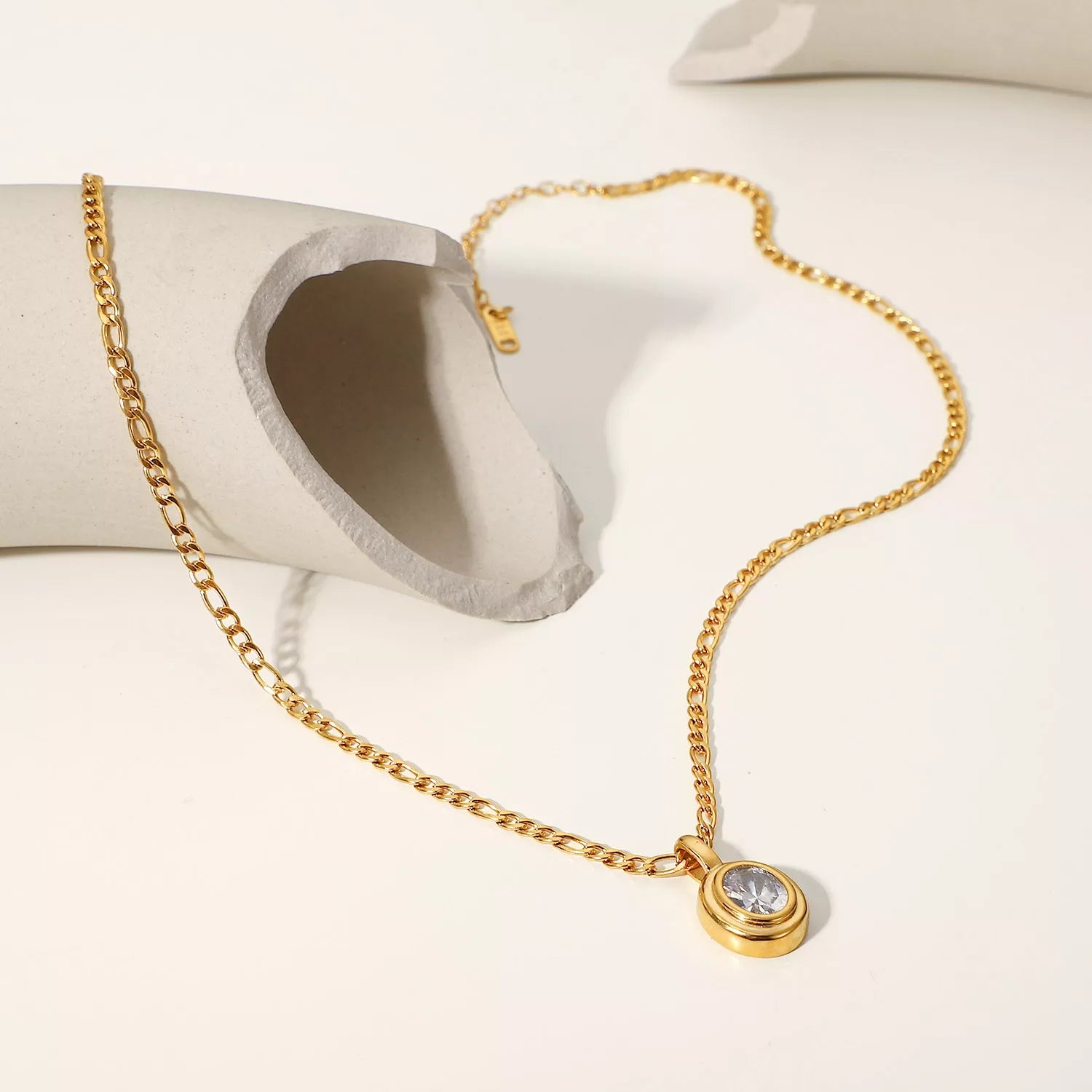 Shop Our Exquisite Oval Pendant Chain Necklace