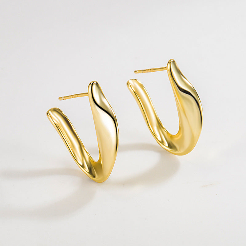 C-shaped twisted earrings modern women’s statement jewelry