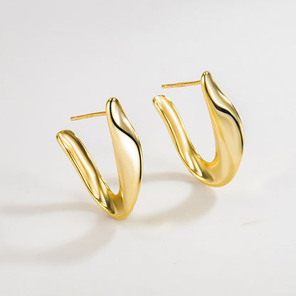 C-shaped twisted earrings modern women’s statement jewelry
